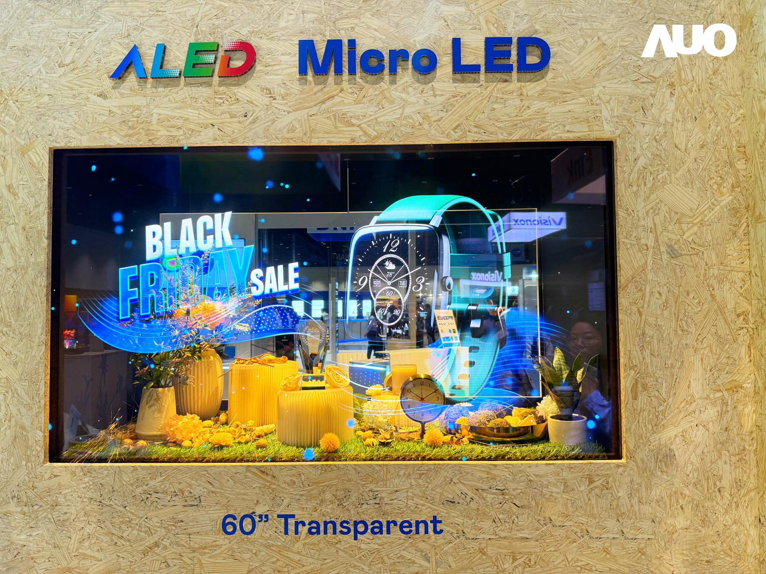 友達領先業界打造「60吋高透明度Micro LED顯示器」，具高穿透率、低繞射、高亮度、無縫拼接等優勢，展現如家庭玄關窗屏、商品展示櫥窗，或觀光運具的導覽窗屏之應用潛力，獲台灣精品標誌