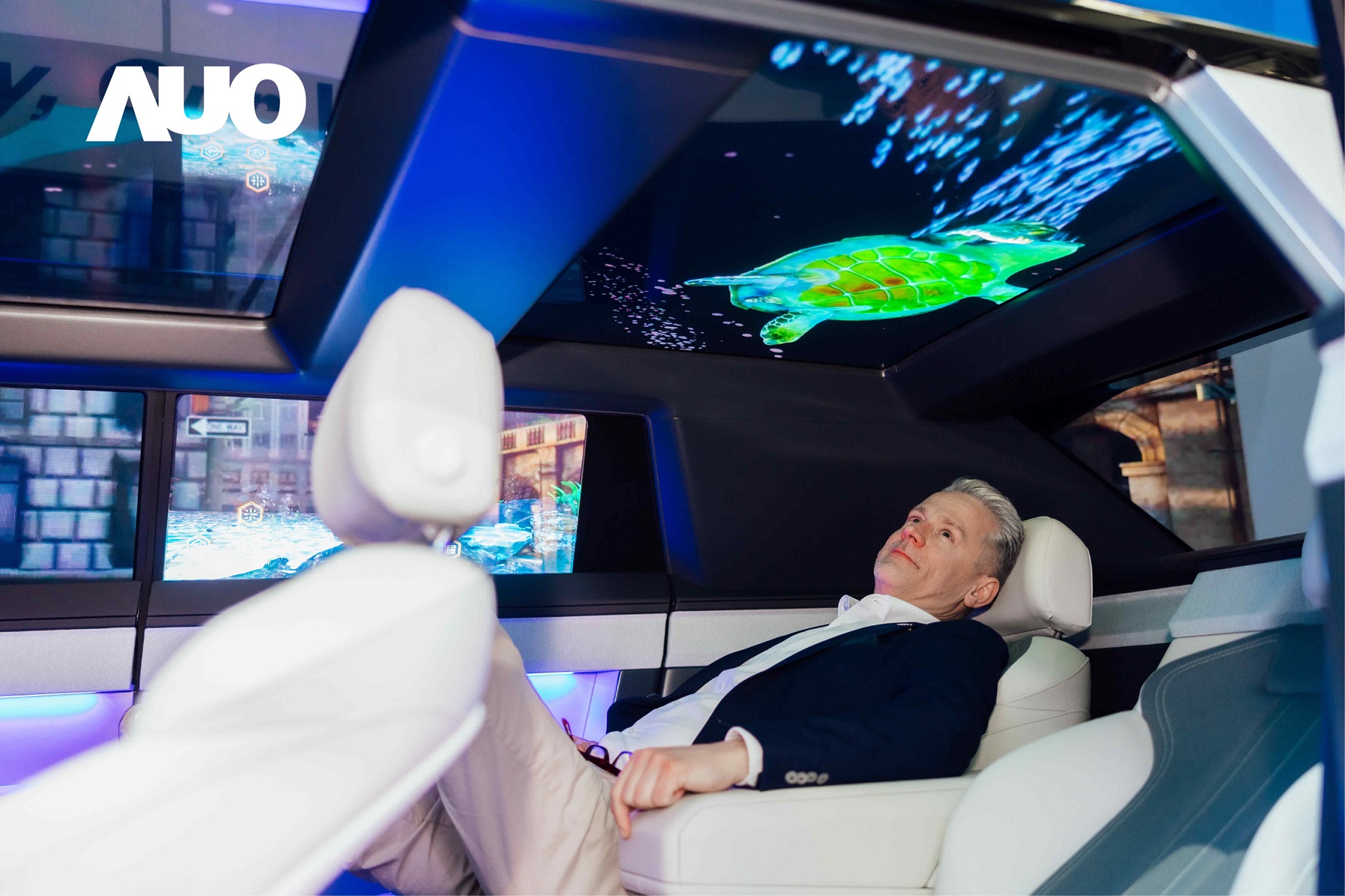 友達Smart Cockpit 2025集Micro LED透明、大型化、可撓優勢之大成，攜手BHTC打造未來視界的車用Display HMI解決方案