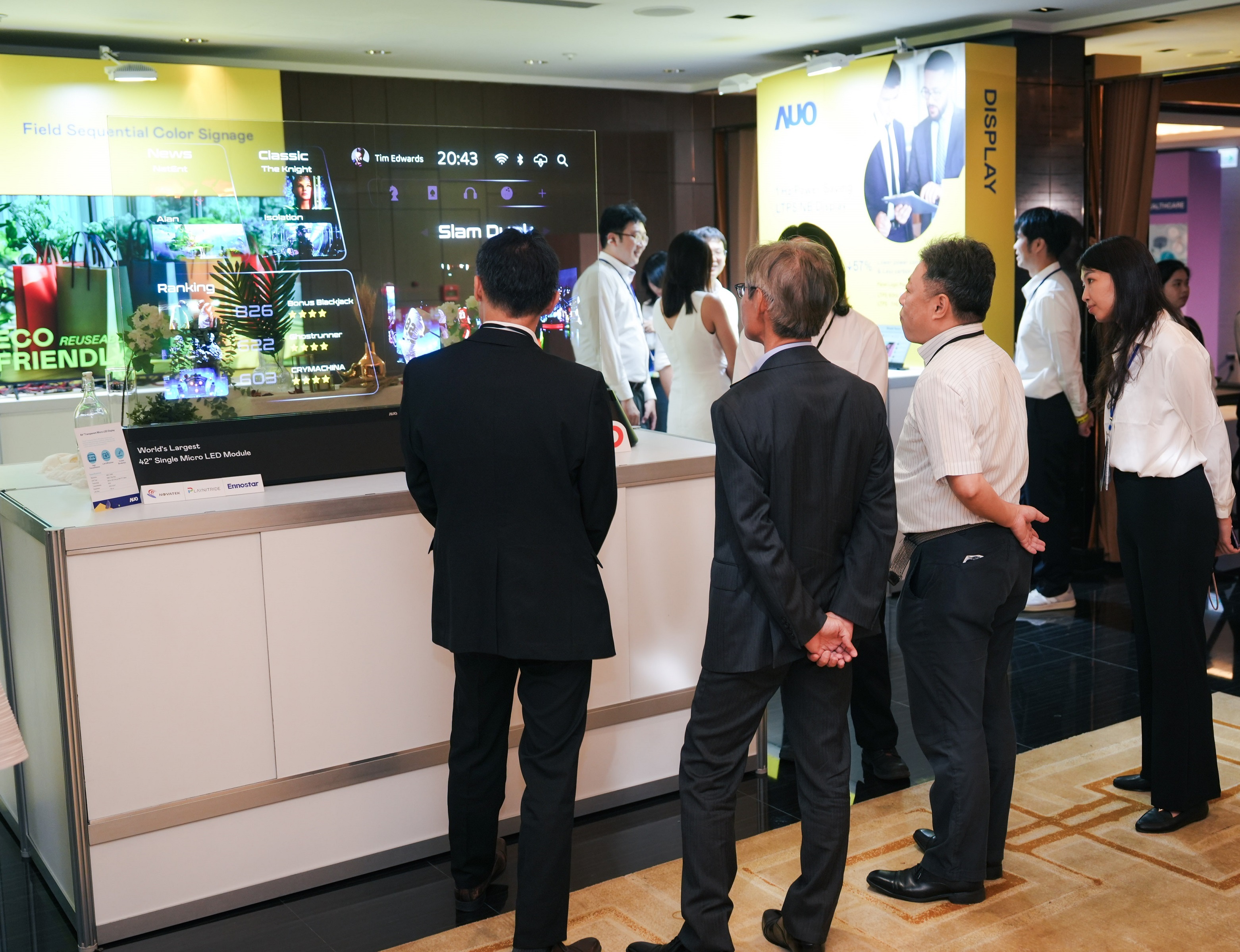 現場亦規劃多項技術產品展示，涵蓋材料、設計到系統整合，讓與會夥伴見證友達技術深度與前瞻視野帶來的共創可能性